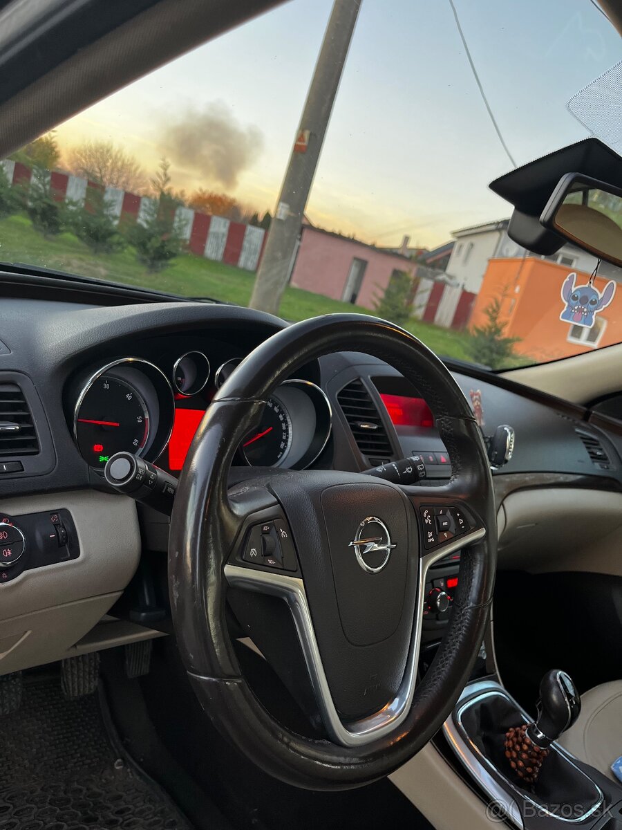 Opel Insignia - 13