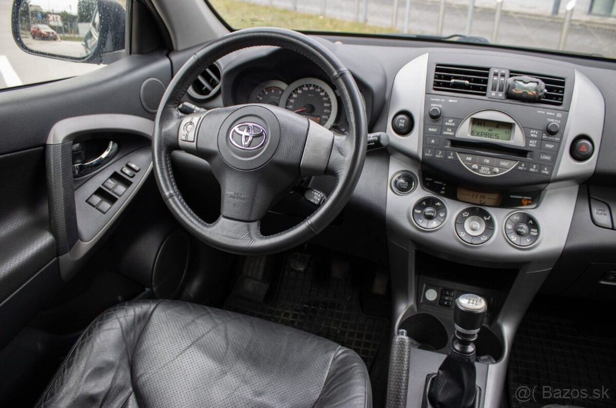 Toyota RAV4 2.2 D-4D - 13