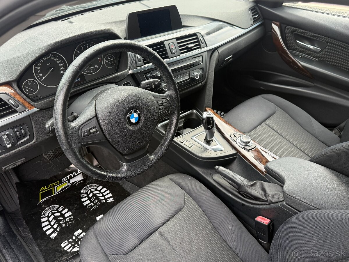 BMW Rad 3 320i xDrive A/T - 13