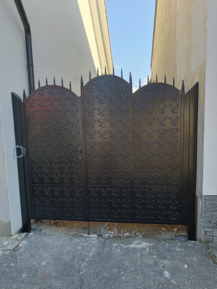 Brány,kovovýroba,zábradlia, prístrešky - 13