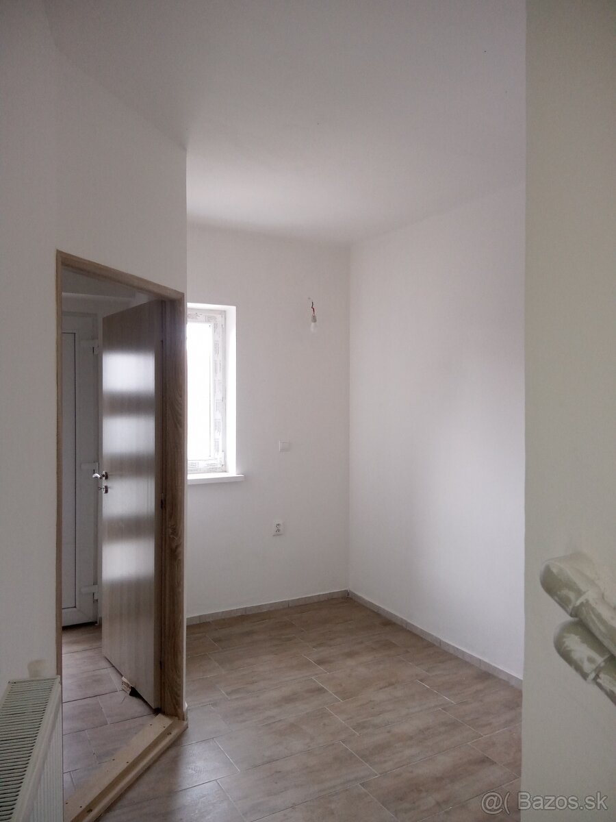 Moderný tehlový dom v Chynoranoch na predaj - - 13