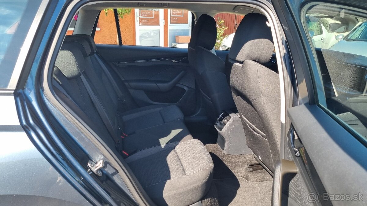Škoda Octavia Combi 2,0 TDi Ambition + 85KW M6 Virtual Cocpi - 13