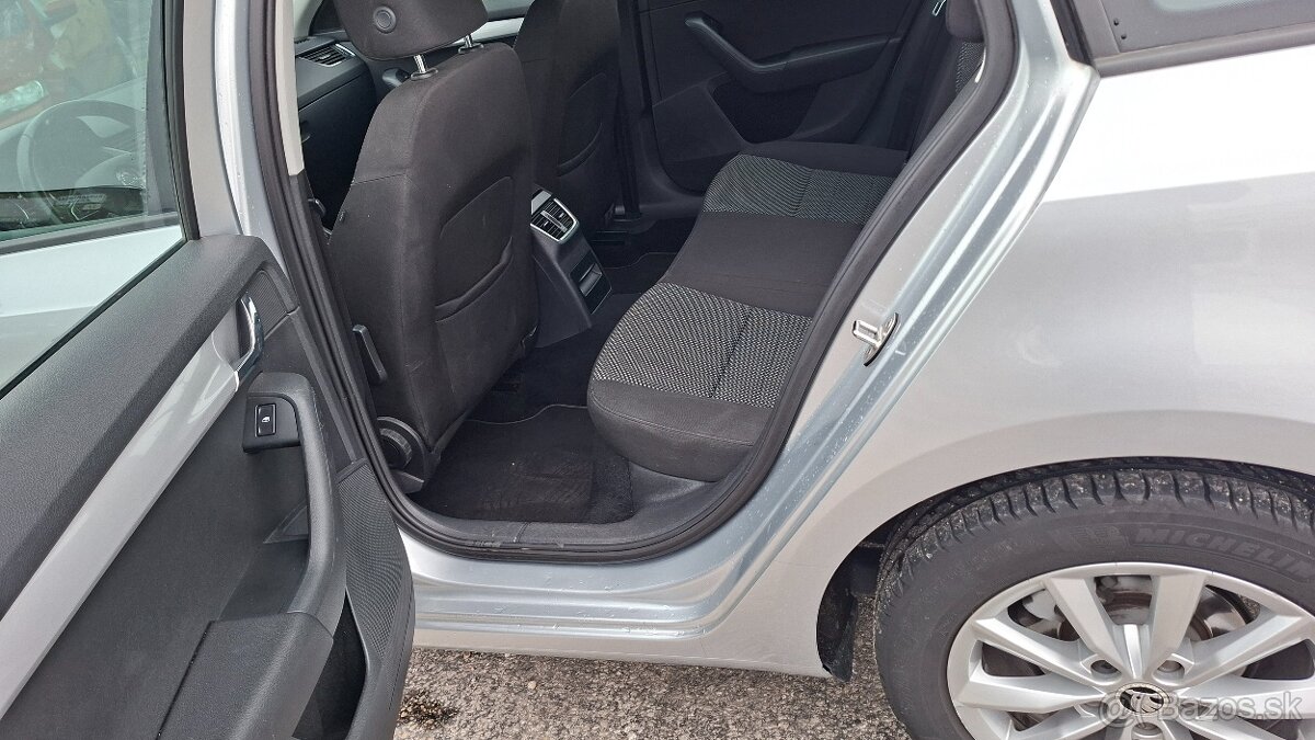 ŠKODA OCTAVIA COMBI 1.6 TDI.DSG - 13