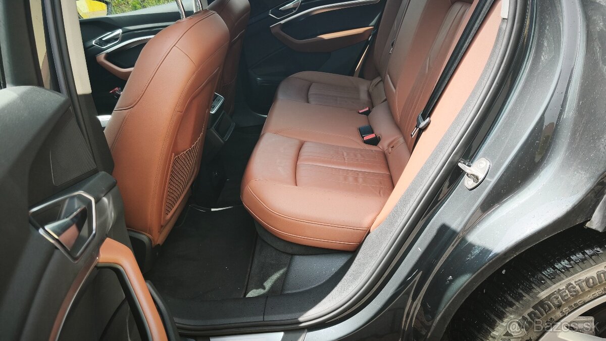 Audi E-tron 55 quattro Basis - 13
