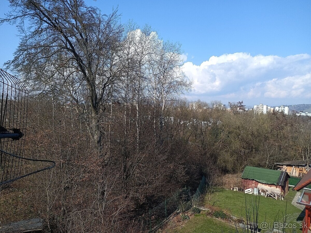 Chata u přehrady Zvolen- celoroční bydlení po rekonstrukci - 13