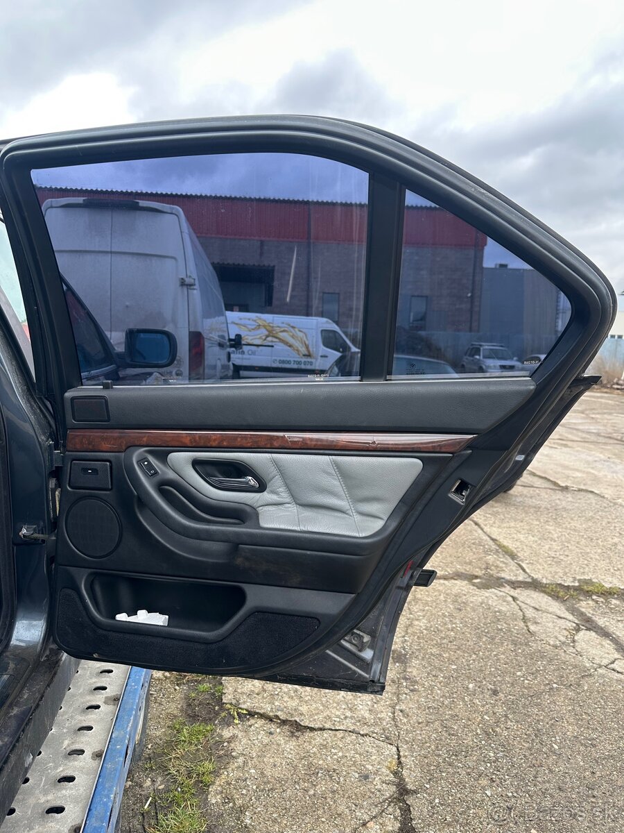 Rozpredam BMW e38 725tds - 13