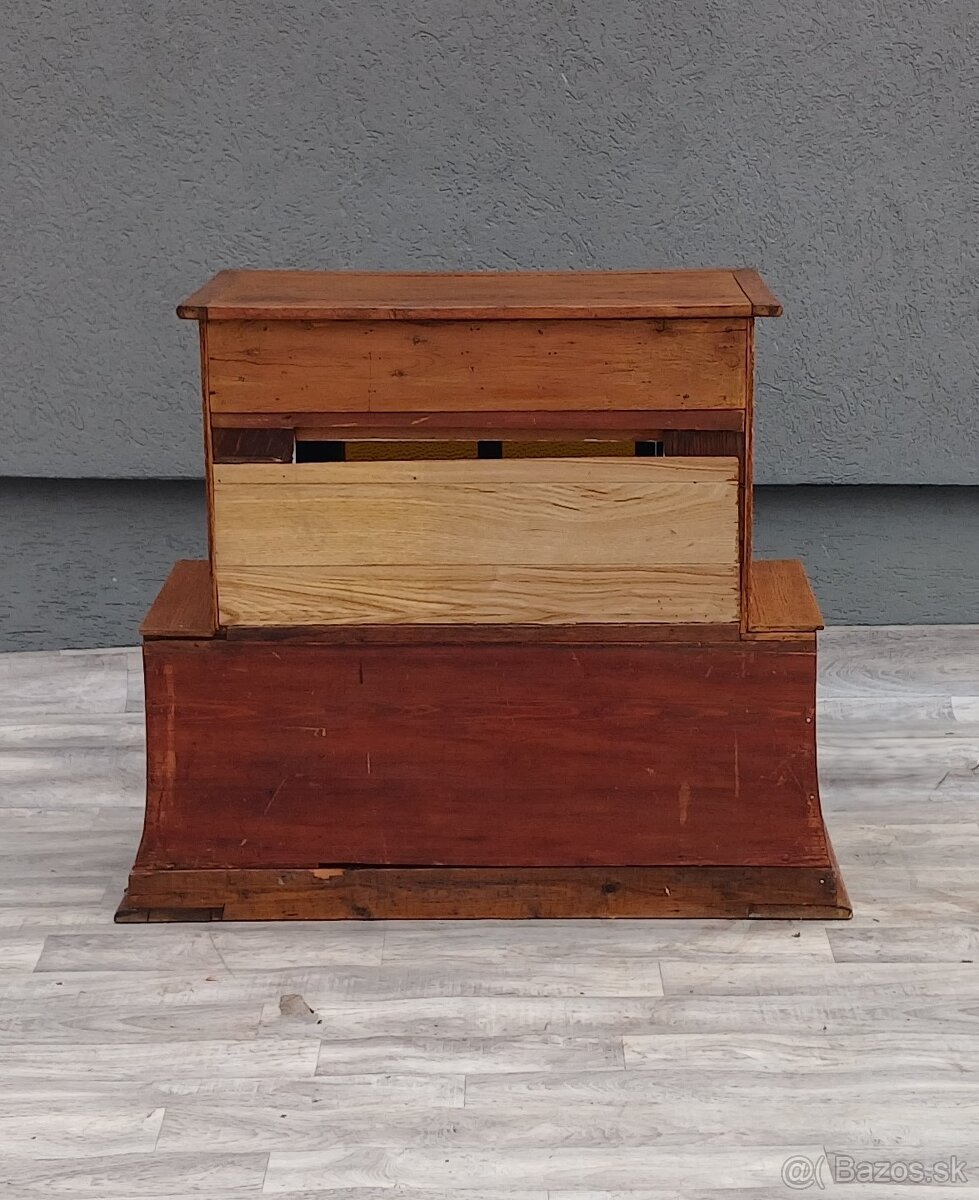 Skrinka dubová starožitná. - 13