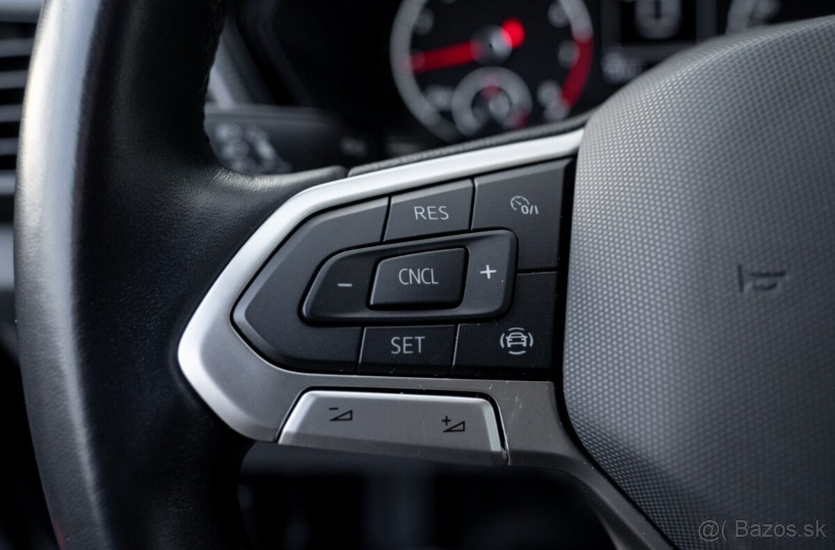 Volkswagen T-Cross - 13