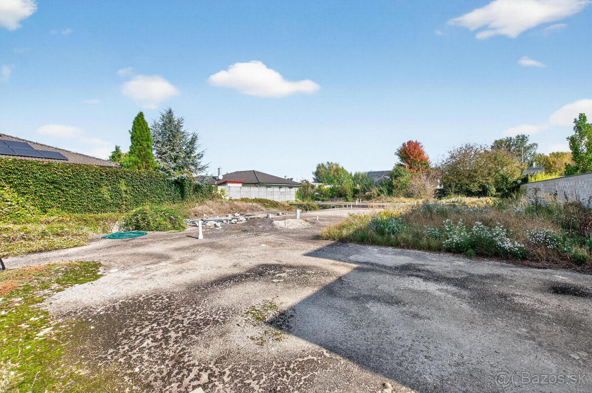 Stavebný pozemok s potenciálom pre 2 rodinné domy - 13