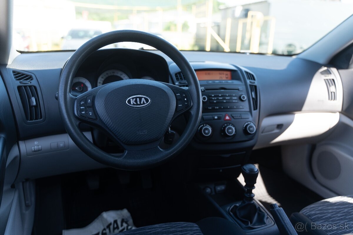 Kia Ceed 1.6 CRDi VGT LX - 13