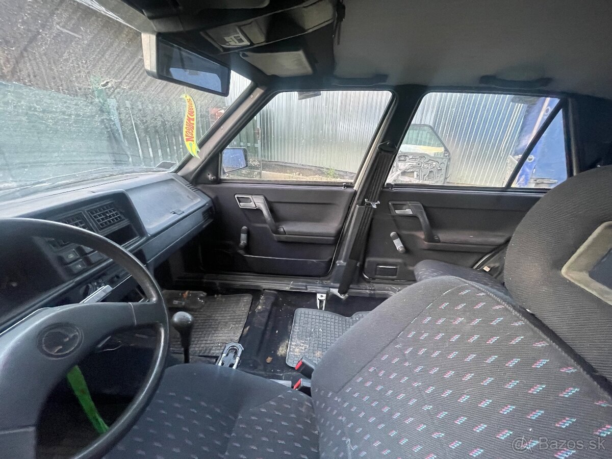 Predam 2x Skoda Favorit - 13