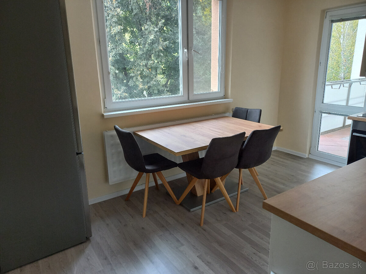 3 izbovy byt SNP PB - 13