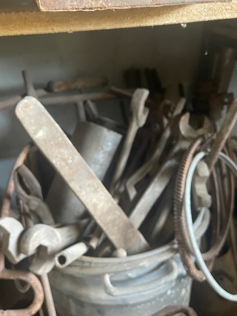 Predaj príslušenstva zo starej dielne - 13