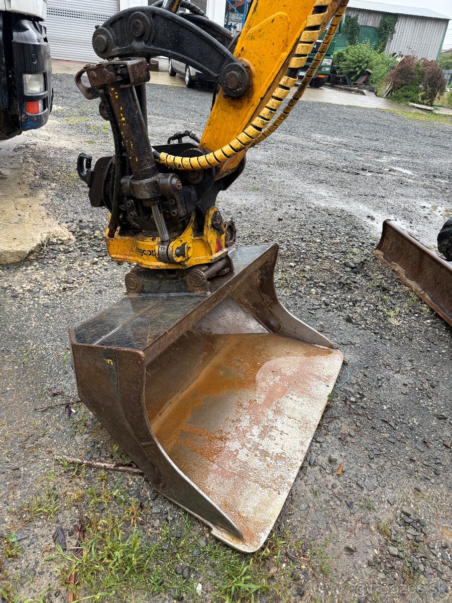 JCB 8055 zts + Engcon, centralne mazanie - 13