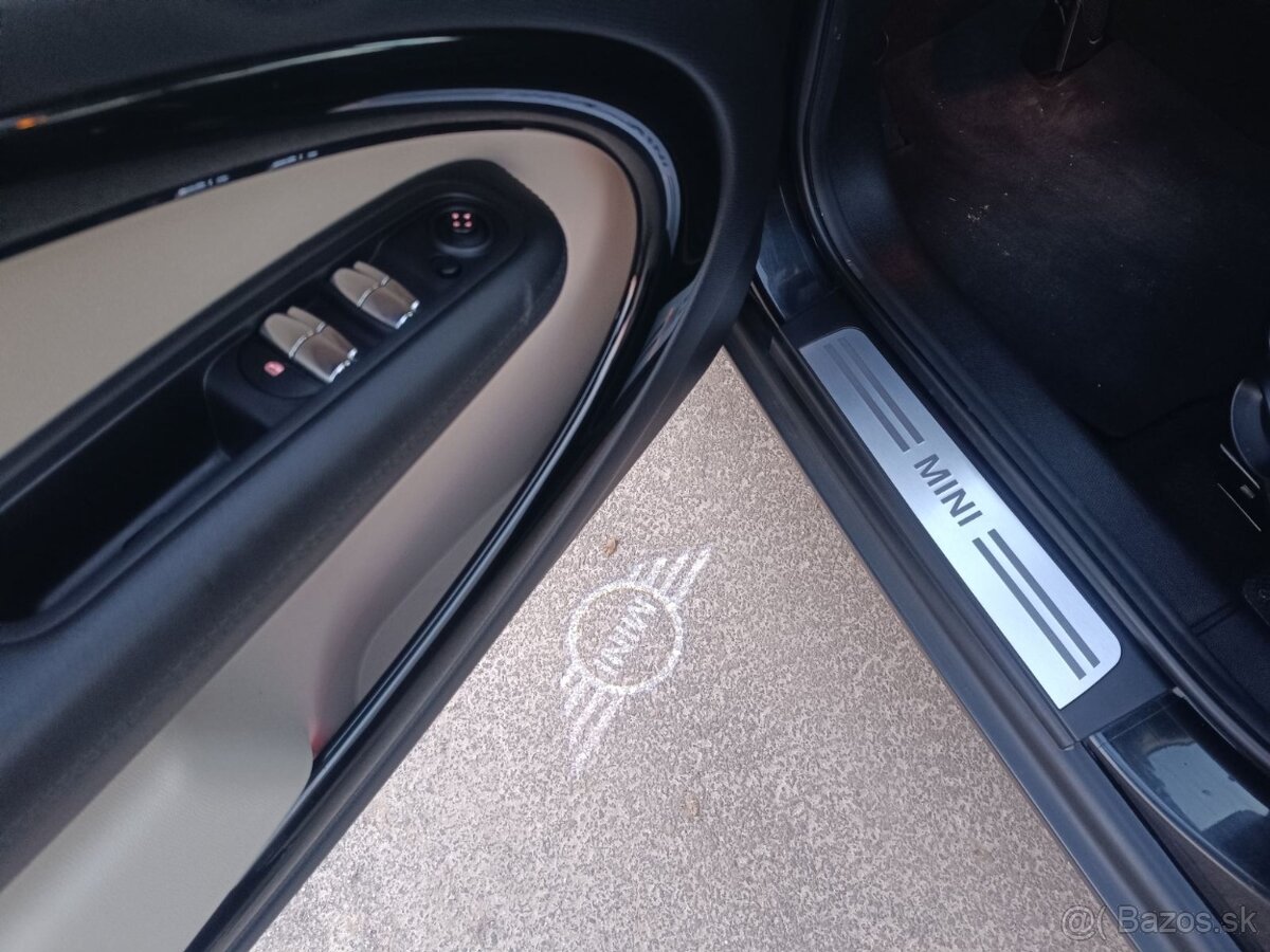 MINI Cooper Countryman ALL4 – automat, bohatá výbava - 13