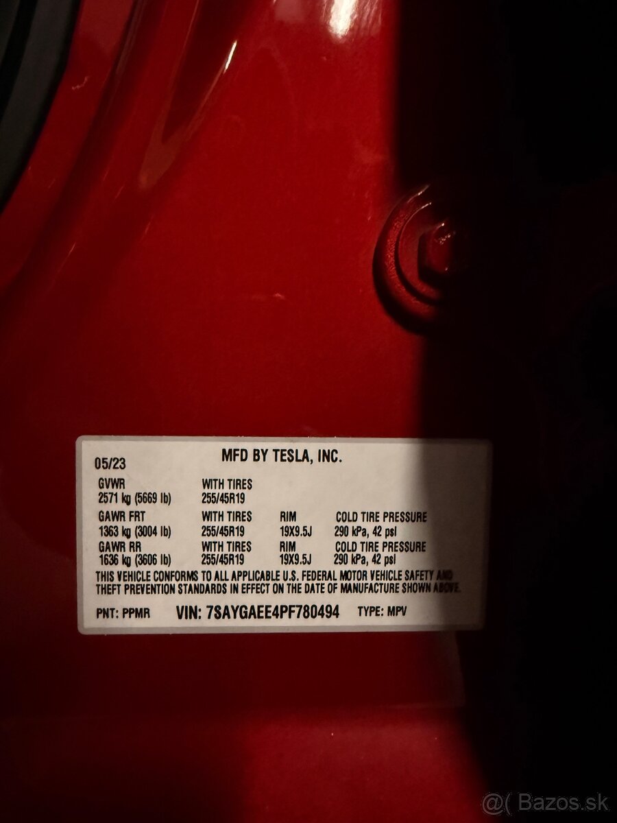 Tesla model Y Long Range AWD 7-miestna - 13