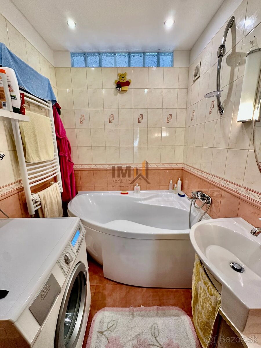 PREDAJ l REKONŠTRUOVANÝ VEĽKÝ 3i BYT l BALKÓN l SÍDLISKO JUH - 13
