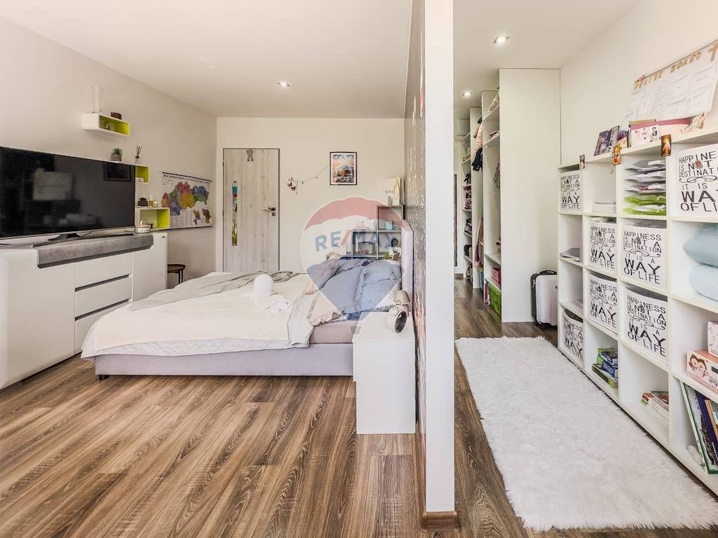 REZERVOVANÉ Zrekonštruovaný dom s bazénom - Šibeničný vrc - 13