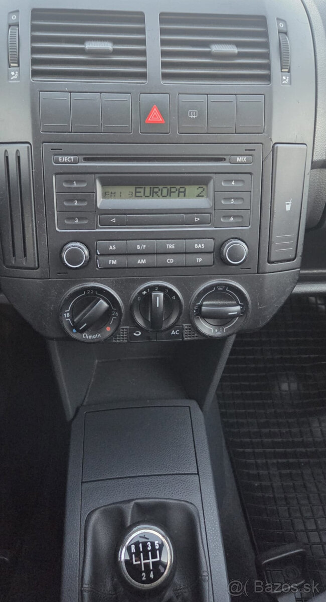 VW POLO 1,2 HTP r.v. 2005 - 13