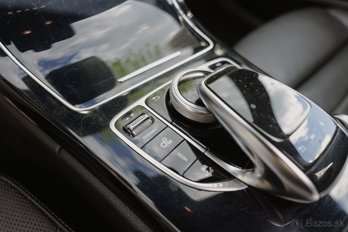 Mercedes C43 AMG FULL VYBAVA - 13