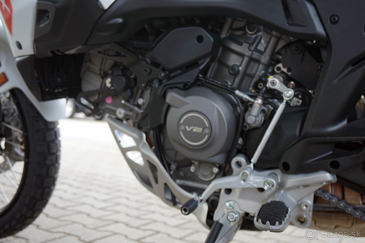 Ducati Desert X white - 13