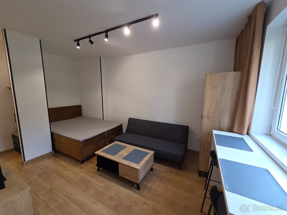Krátkodobý Prenájom Apartmán BB-Centrum od 3hod. - 13