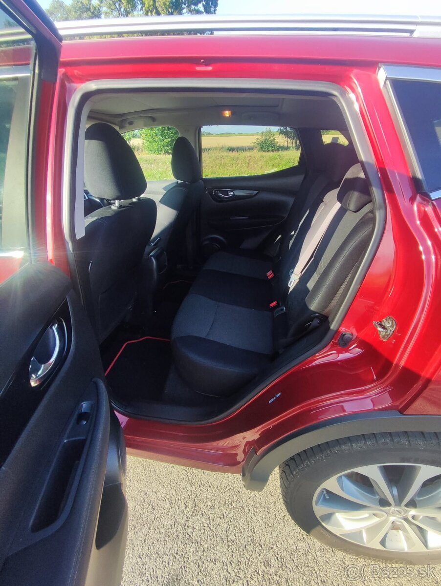 Nissan Qashqai 1.2 benzín - 13