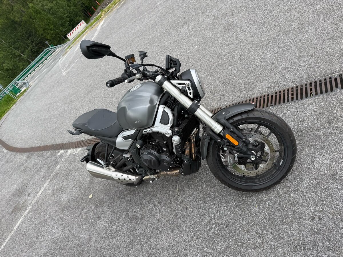 VOGE 500 AC - 13