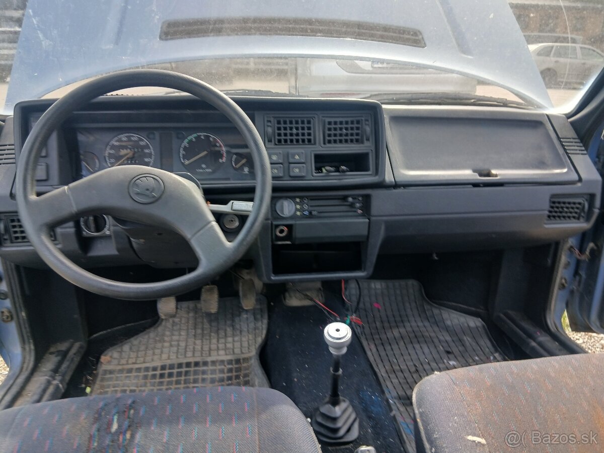 Škoda favorit LX - 13