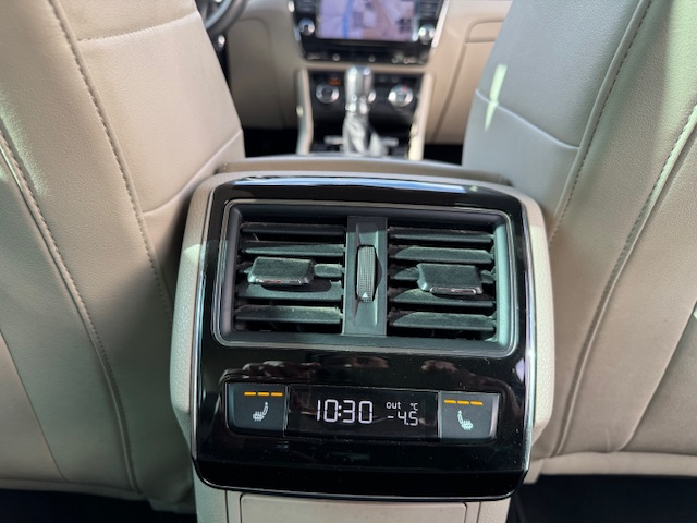 Škoda Superb Combi 2.0 TDI Business DSG AKONTACIA OD 0% - 13