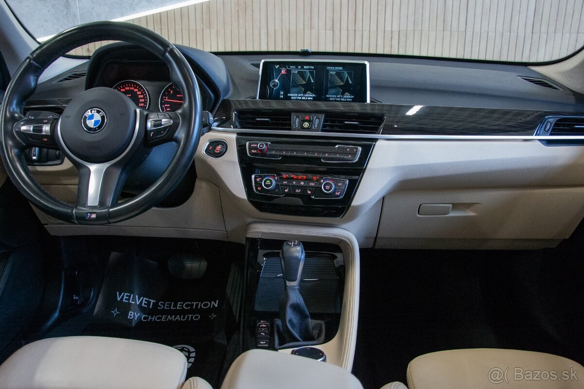 BMW X1 xDrive 20i A/T - 13