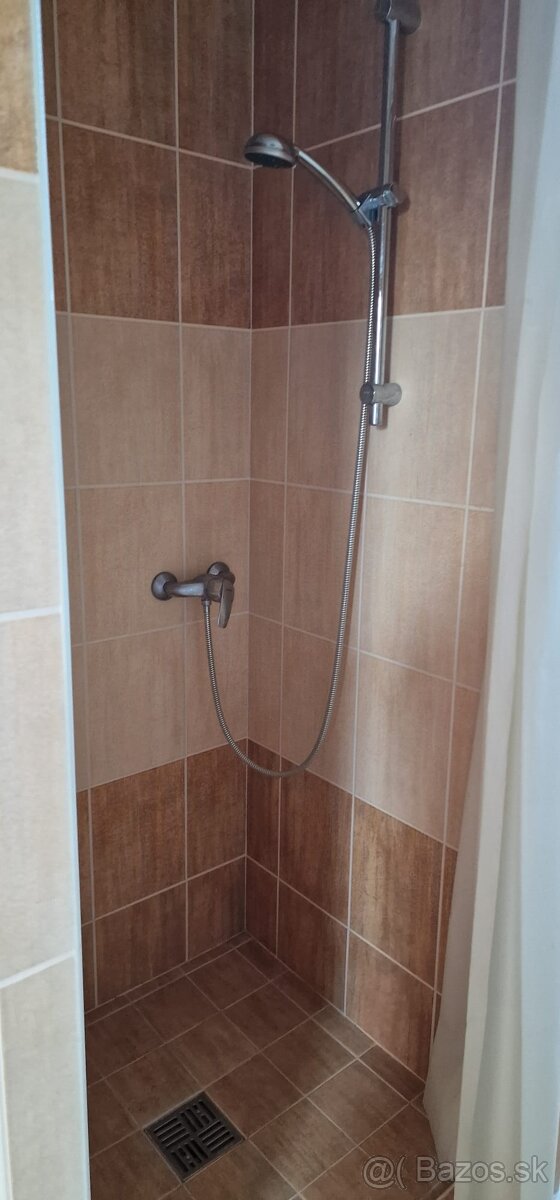 Predám RD r.2010 v tichej časti Šoporňa možnosť dvojgenerač - 13