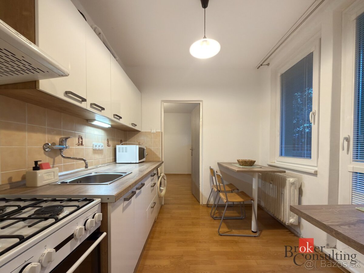 Zariadený 2i byt s balkónom v Trnávke - 13