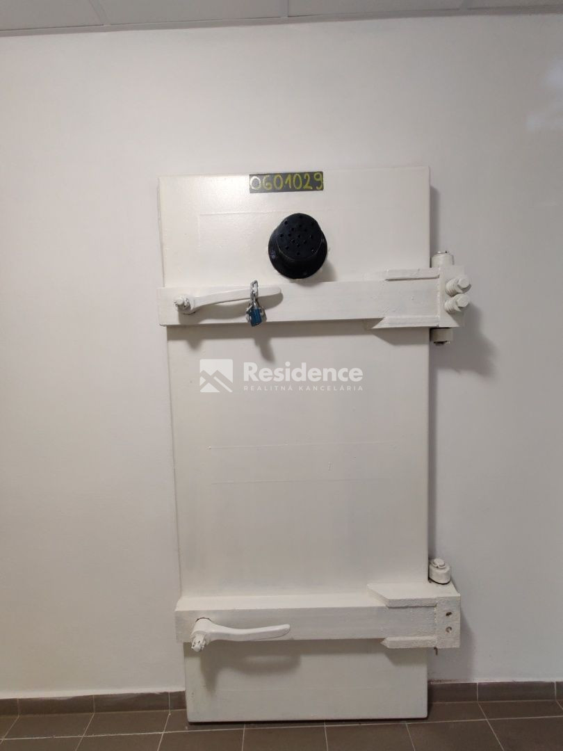 Nebytový priestor - atómový kryt na predaj, centrum Banská B - 13