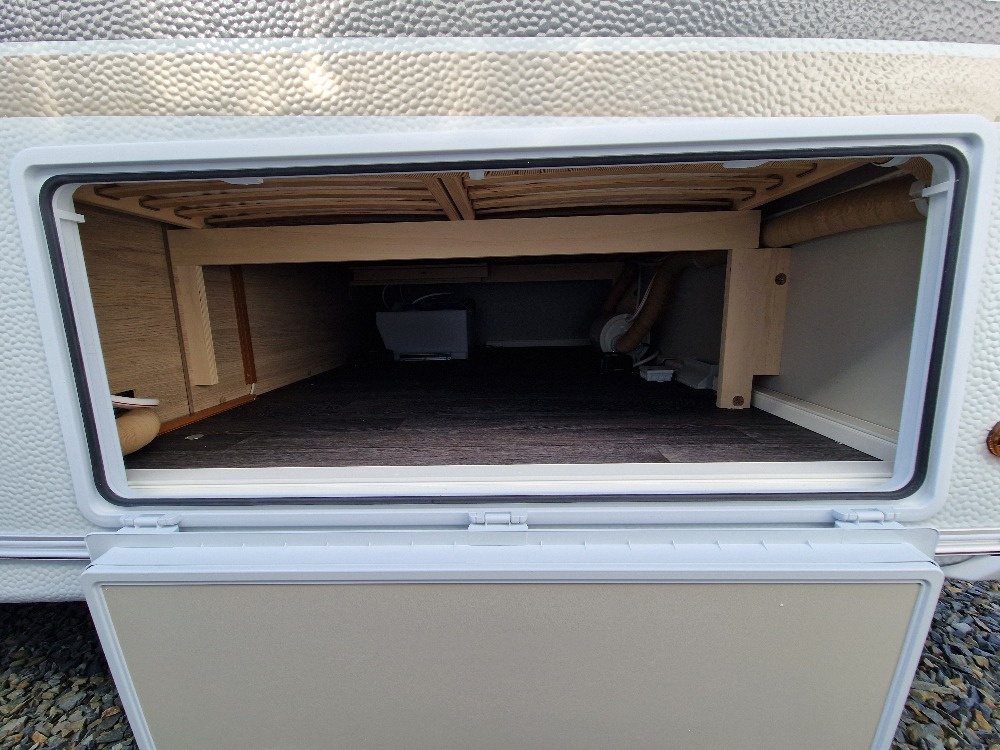 WEINSBERG CaraOne 420 QD model 2027 - 13