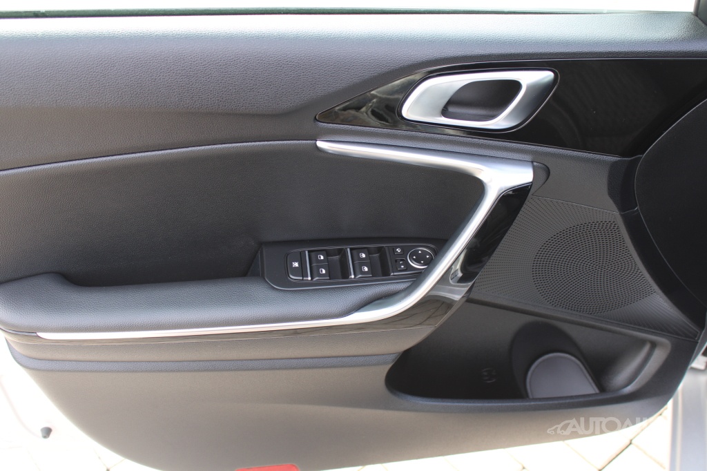 Kia Ceed 1,6 CRDi 100 kW - 13