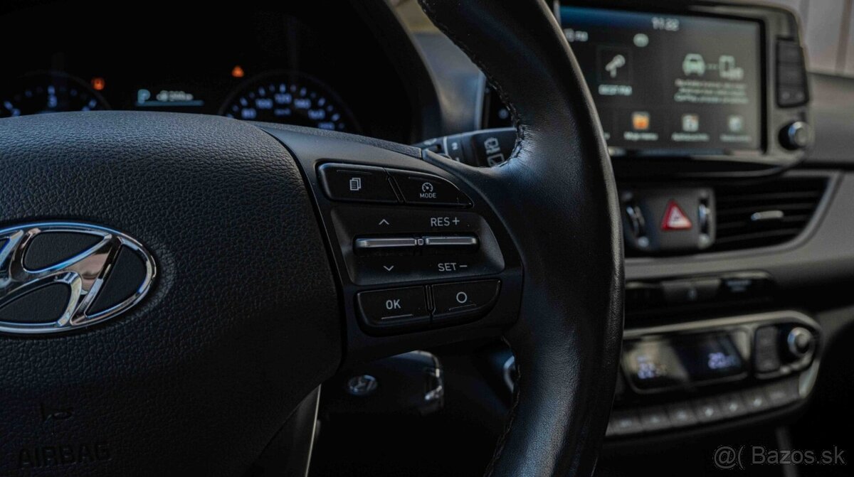 Hyundai i30 CW 1.6 CRDi Classic DTC - 13