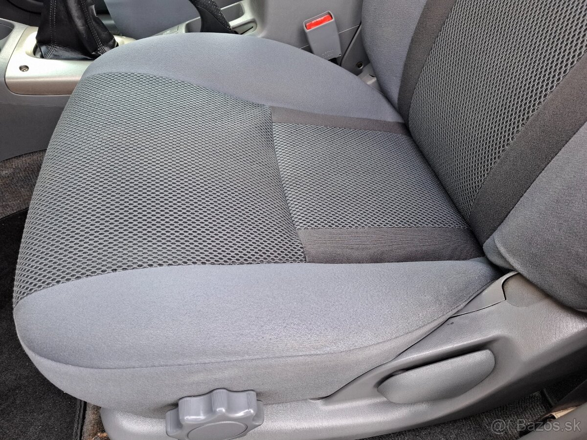 TOYOTA RAV4 2.0 D-4D 4X4 - 13