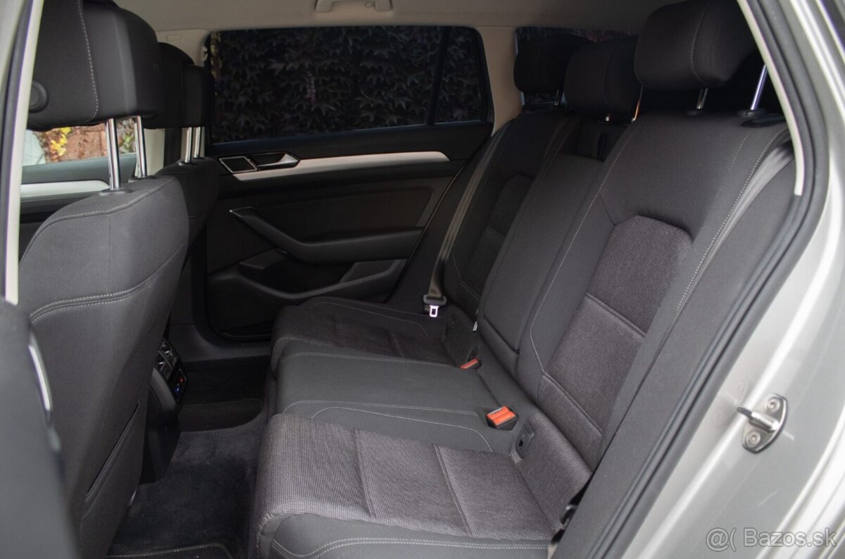 Volkswagen Passat Variant 1.6TDI DSG - 13