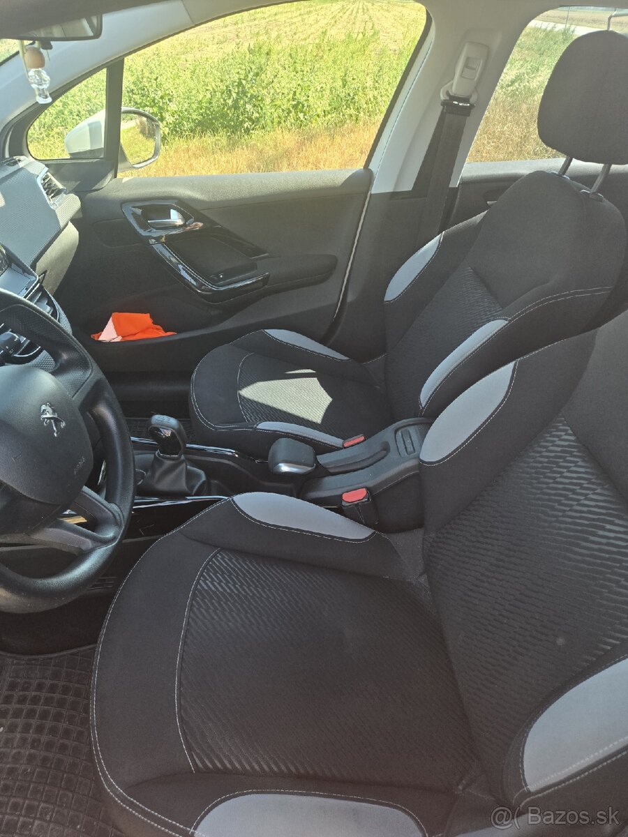 Peugeot 2008 - 1.2 PureTech (60kw) - 13