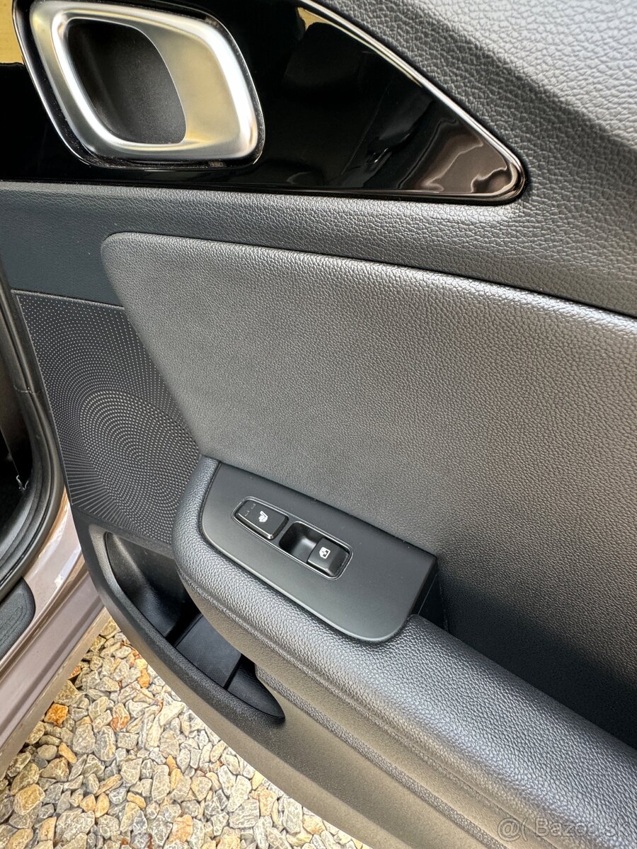 KIA Ceed 1.6 CRDI Launch edition - 13