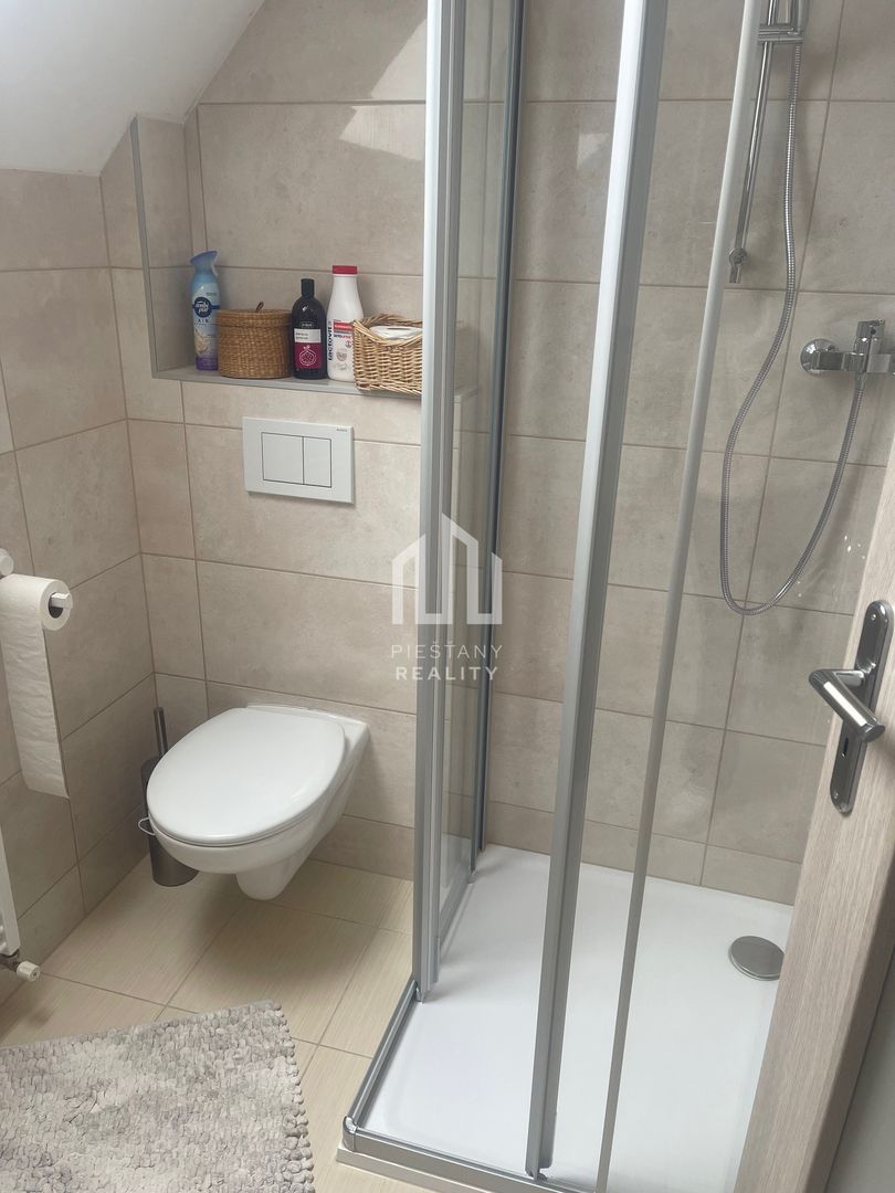 Na prenájom 2-izbový byt v dome takmer v centre, Piešťany - 13