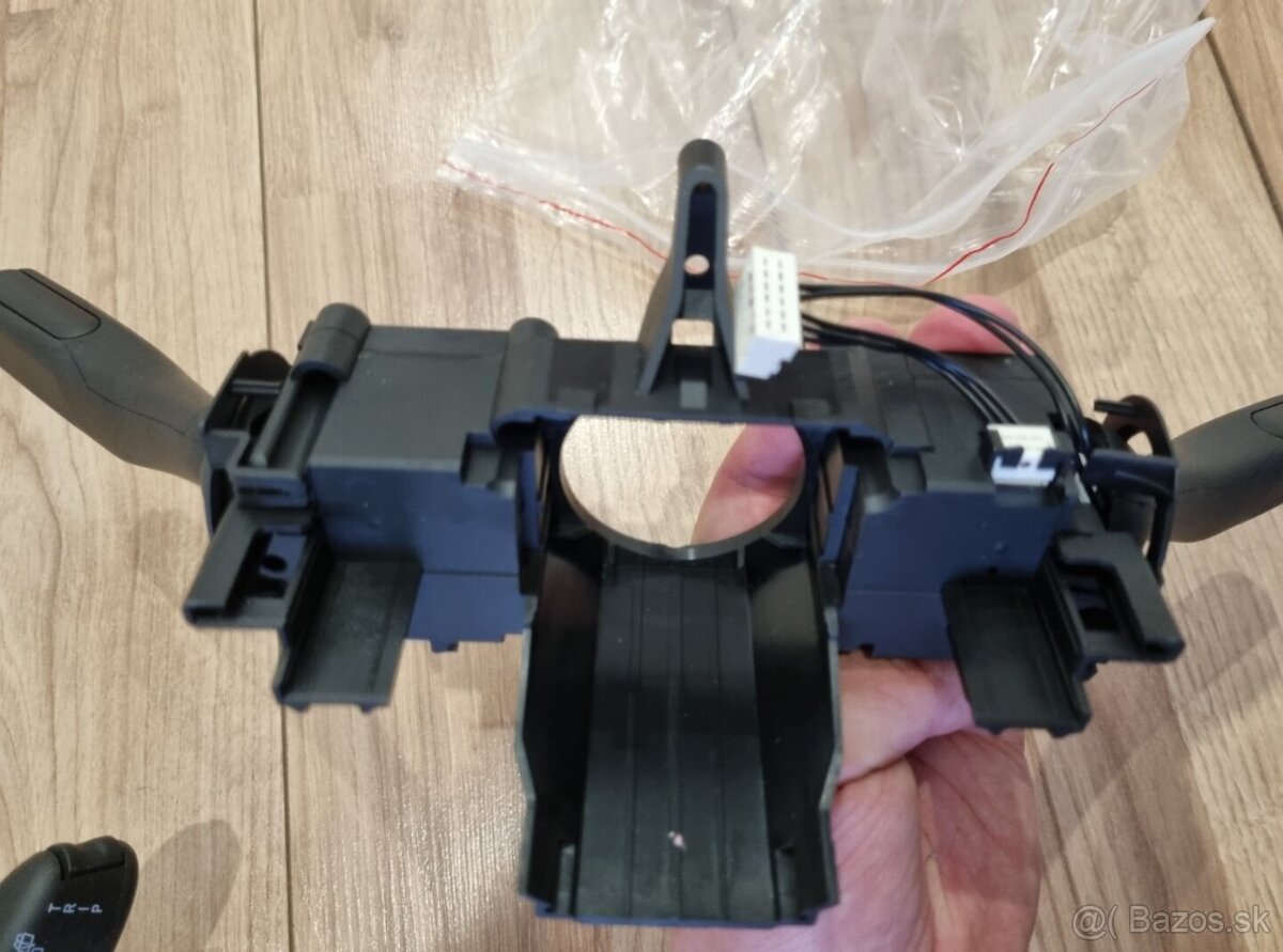 TEMPOMAT OVLÁDANIE PAČKY POD VOLANTOM - 13