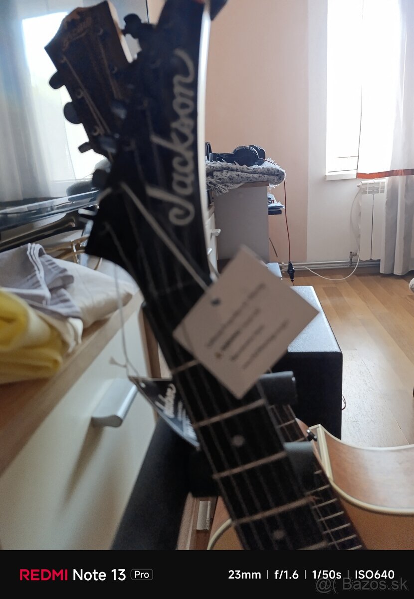 ELEKTRICKÁ GITARA zánovná Jackson JS11 - 13
