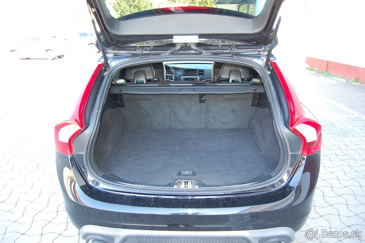 Volvo V60 D3 150PS AT6 R-DESING - 13