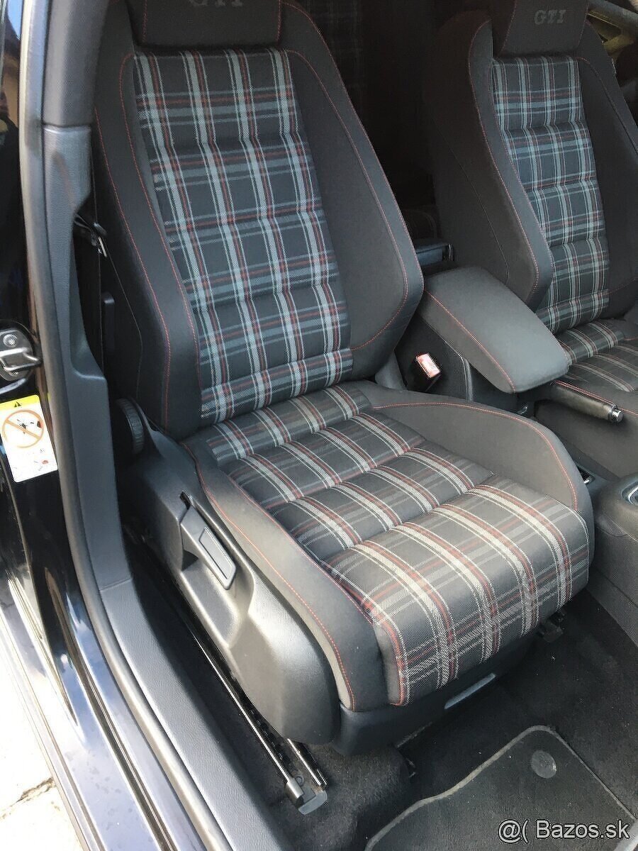 VOLKSWAGEN GOLF GTI 2.0 TFSI TURBO BENZÍN 155KW - 13