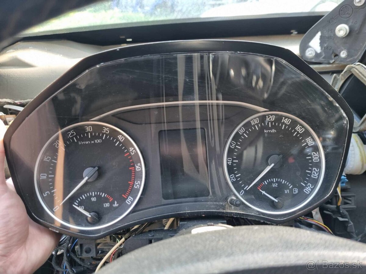 PREDAM BUDIKY SKODA OCTAVIA 2 - 13