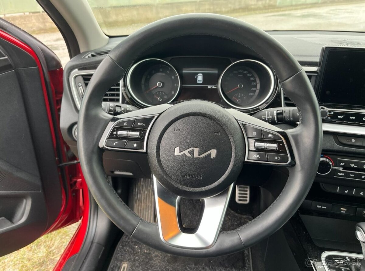 Kia Ceed SW 1.5 T-GDI - 13