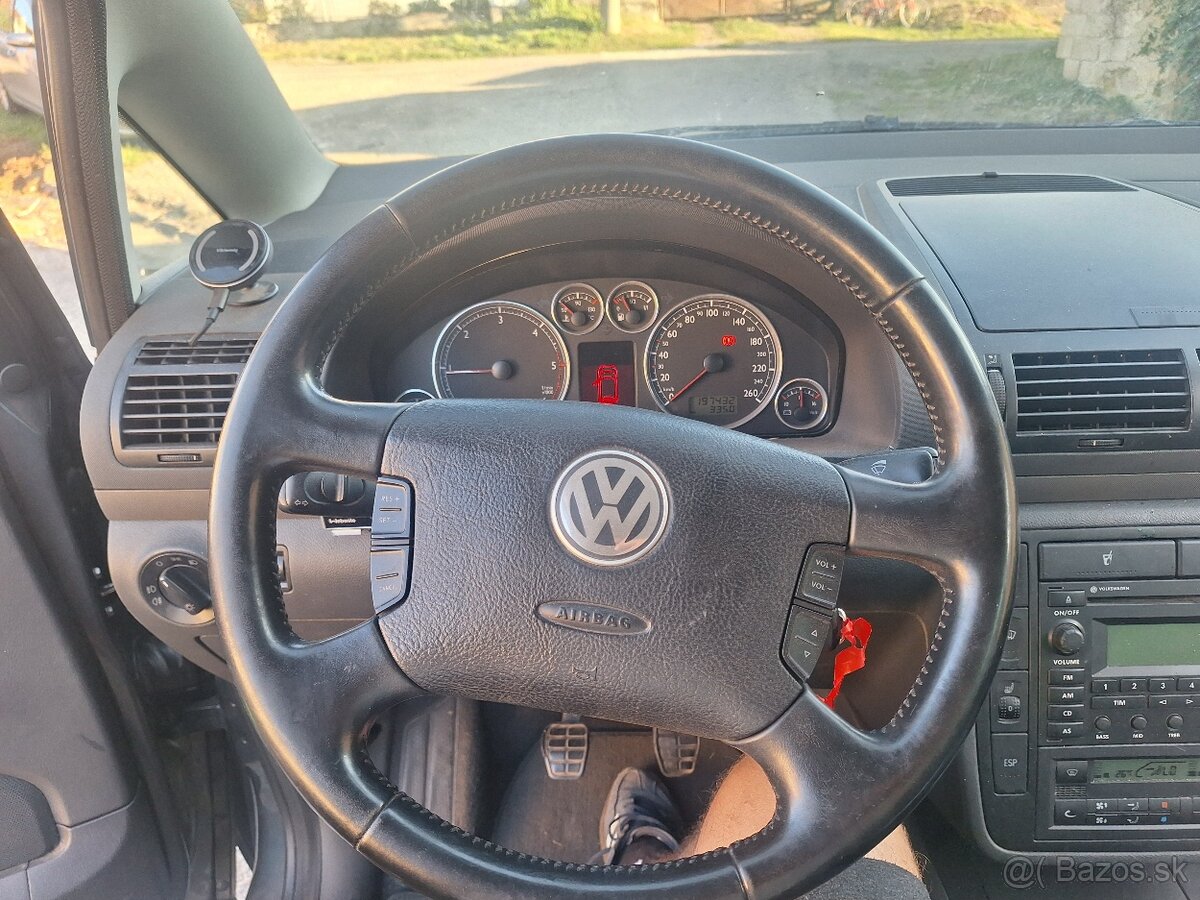VW SHARAN 2,0TDI 7 MIESTNY - 13