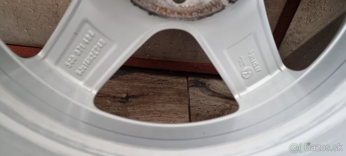 Predám zimné pneumatiky na VW elektronoch 5x112 r16 205/55 - 13